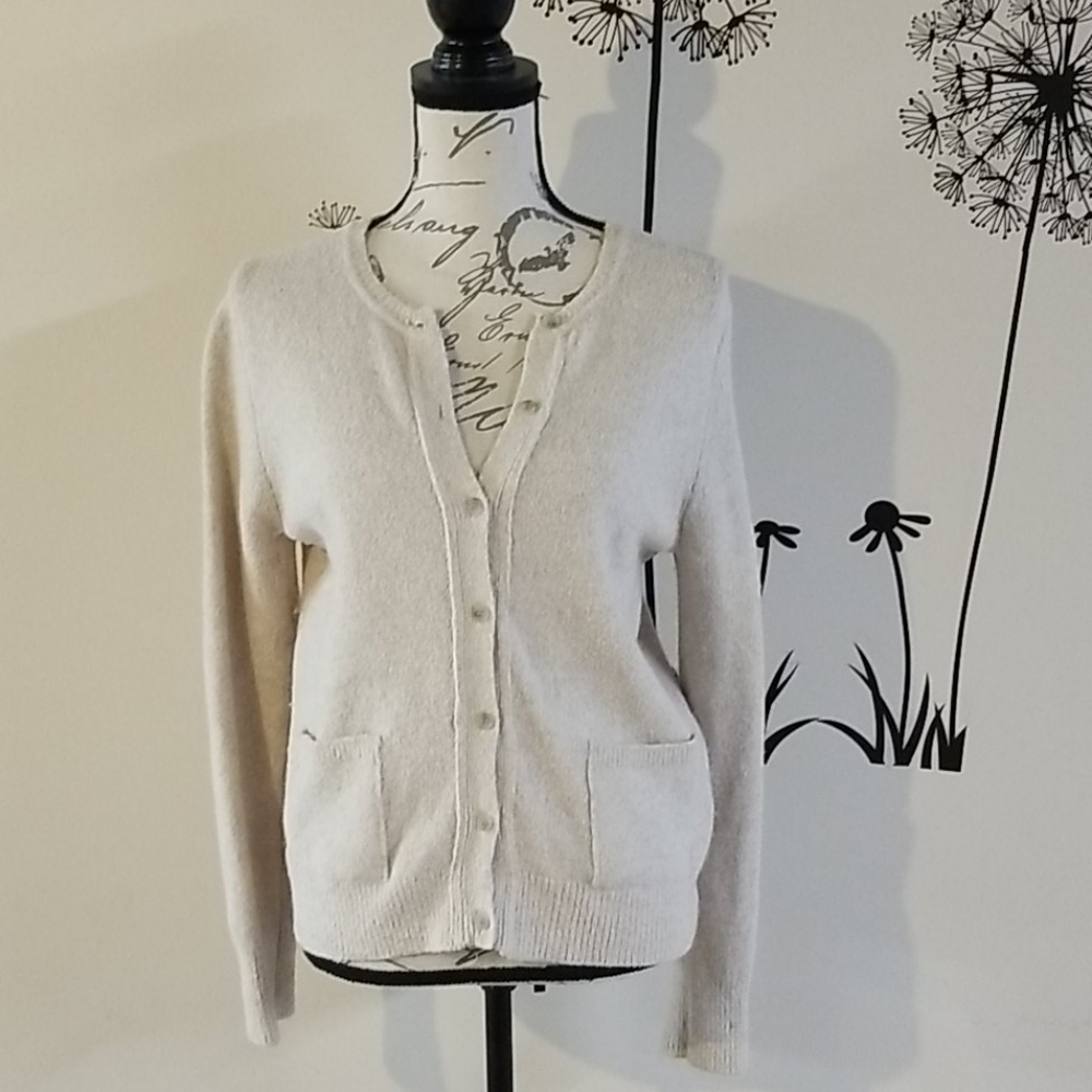 Cardigan sweater